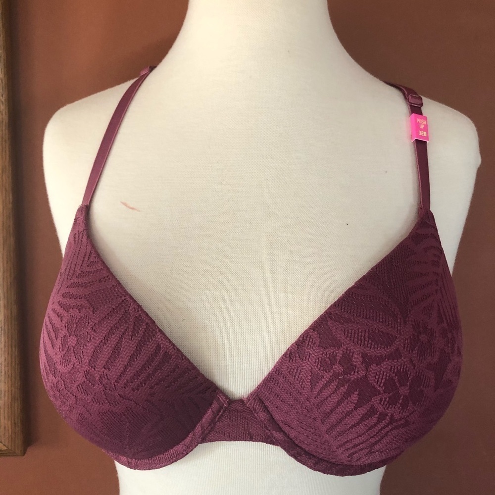 NWT Pink Victoria’s Secret size 32D
